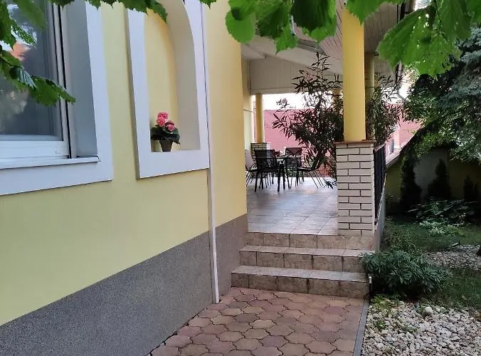 شقة Szitakoeto